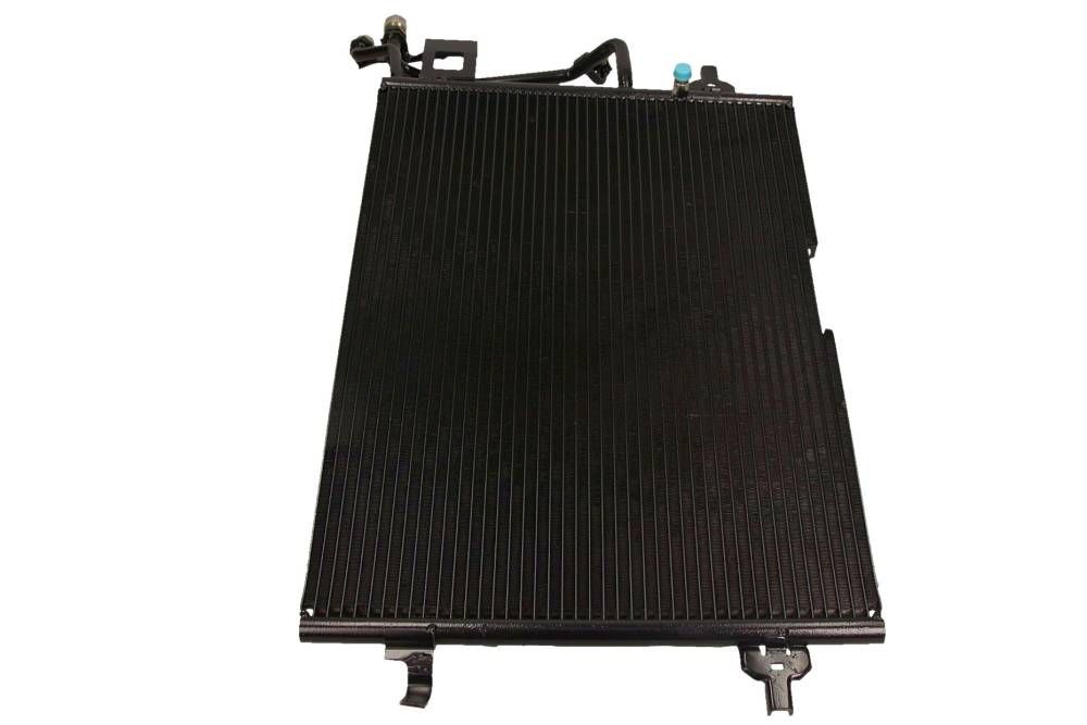 CHŁODNICA SKRAPLACZ KLIMATYZACJI A4 PASSAT 97- MaXgear AC811318